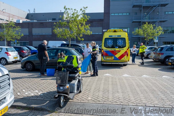 Mediaterplaatse ongeval molenaarslaan met scootmobiel autol hoofddorp 11062025 12062025 ongeval scootmobiel auto hdp 00006