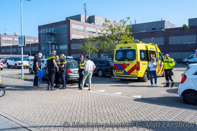 Mediaterplaatse ongeval molenaarslaan met scootmobiel autol hoofddorp 11062025 12062025 ongeval scootmobiel auto hdp 00007