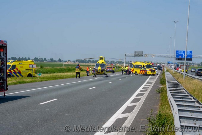 Mediaterplaatse ongeval brand op de A5 hoofddorp 13062025 13062025 ongeval op de A5 snelweg dicht 00005
