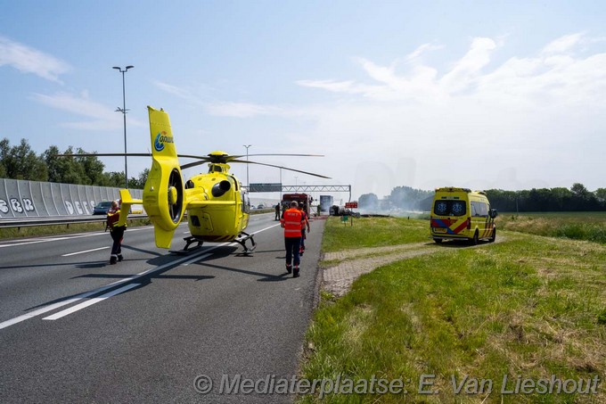 Mediaterplaatse ongeval brand op de A5 hoofddorp 13062025 13062025 ongeval op de A5 snelweg dicht 00011