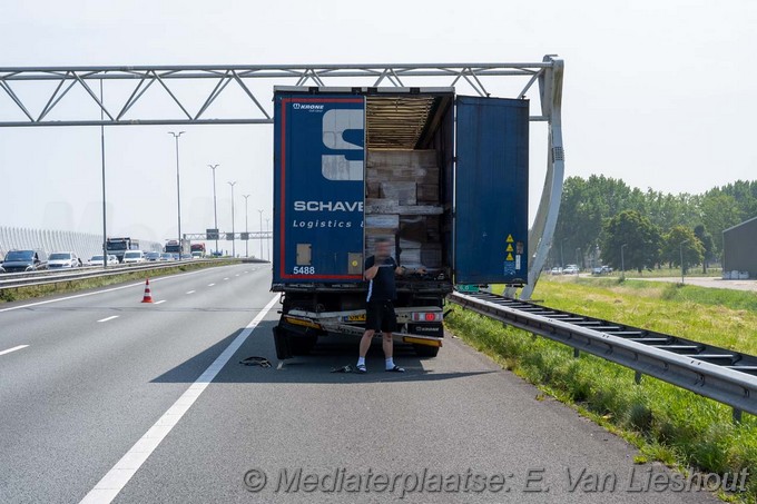 Mediaterplaatse ongeval brand op de A5 hoofddorp 13062025 13062025 ongeval op de A5 snelweg dicht 00017