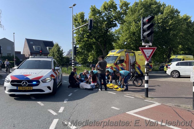 Mediaterplaatse meisje valt hard van haar fatebike hoofddorp 13062025 13062025 meisje valt van fatebike en komt op haar hoofd 00005