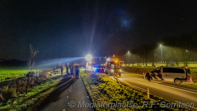 Mediaterplaatsen auto te water reeuwijkse randweg reeuwijk 06112025 Image00002