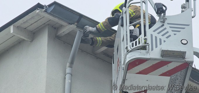 Mediaterplaatsen brandweer verwijderd regen afvoer ldn 29112025 Image00000