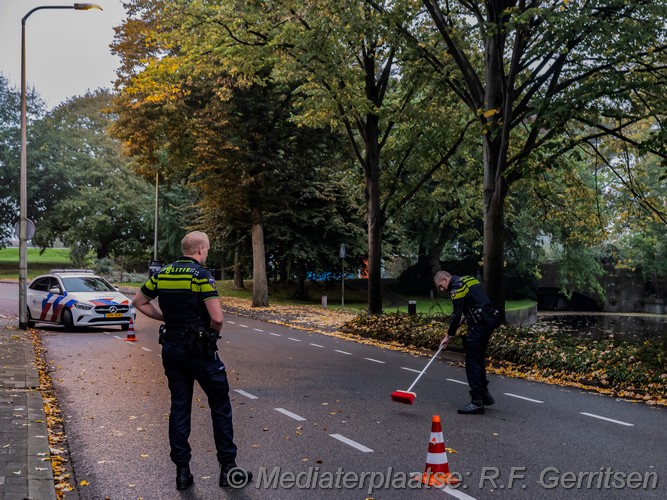 Mediaterplaatsen auto tegen gevel fluwelensingel gouda 13102025 Image00010