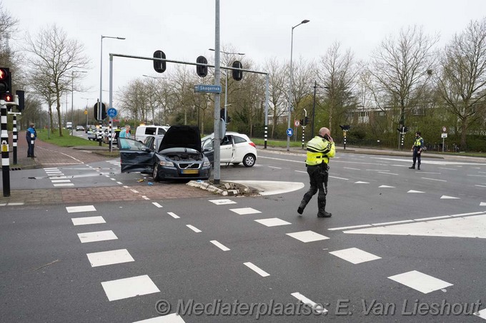 Mediaterplaatse Drie gewonden bij aanrijding op de Van Heuven Goedhartlaan 02042026 Image00003