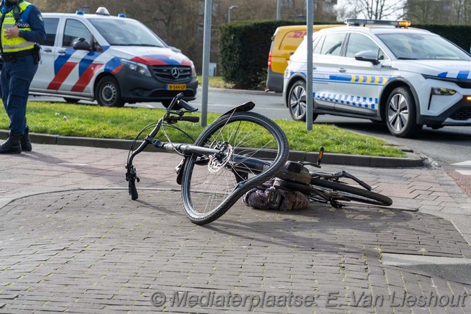 Mediaterplaatse ongeval fietser auto raadhuisplein hoofddorp 23022026 Image00004