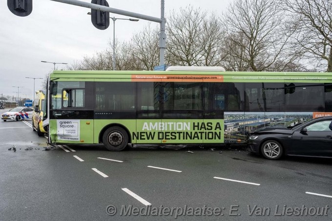 Mediaterplaatse zwaar lijnbus ongeval auto hoofddorp 21012026 Image00003