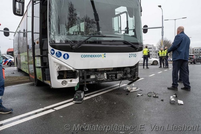 Mediaterplaatse zwaar lijnbus ongeval auto hoofddorp 21012026 Image00004