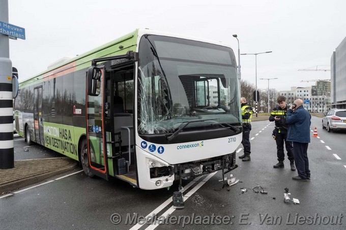 Mediaterplaatse zwaar lijnbus ongeval auto hoofddorp 21012026 Image00006