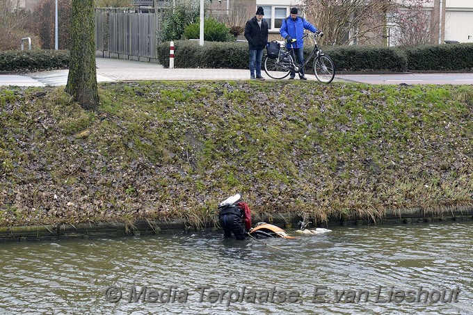 Mediaterplaats.nl scooter te water hoofdvaart hdp 1112017 Image00004
