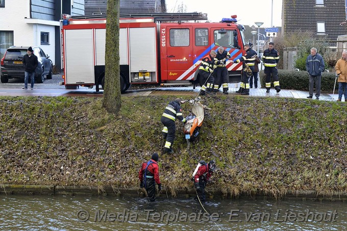 Mediaterplaats.nl scooter te water hoofdvaart hdp 1112017 Image00014