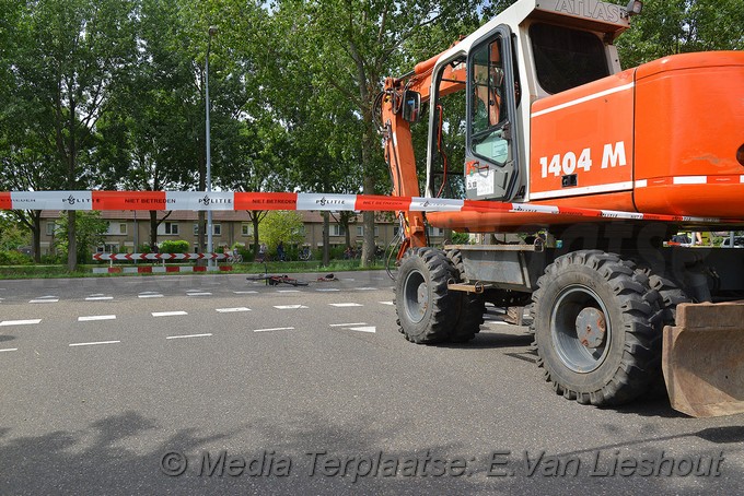 MediaTerplaatse ongeval fietser graafmachine nvp 19072017 Image00002