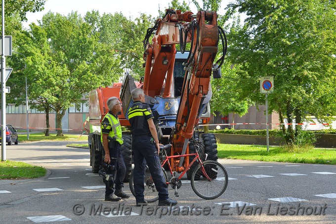 MediaTerplaatse ongeval fietser graafmachine nvp 19072017 Image00014