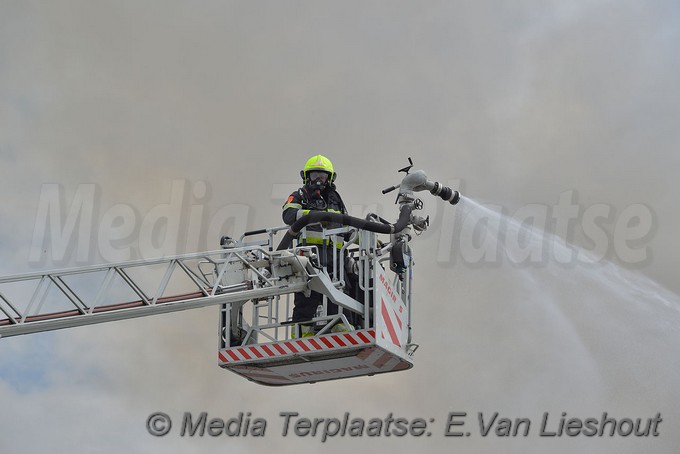 MediaTerplaatse grote brand vijfhuizen 27072017 Image00008