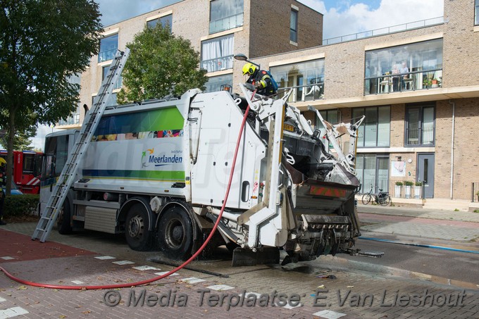 Mediaterplaatse vuilniswagen in brand hoofddorp 21092018 Image00016