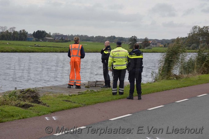 MediaTerplaatse auto te water beinsdorp 10102017 Image00010
