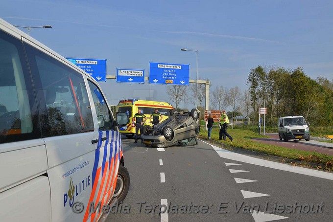 Media Terplaatsen ongeval auto op zijn dak Hdp 15102017 Image00003
