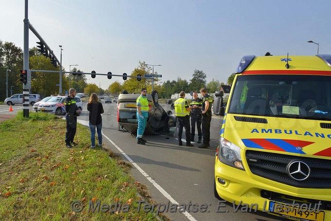 Media Terplaatsen ongeval auto op zijn dak Hdp 15102017 Image00004