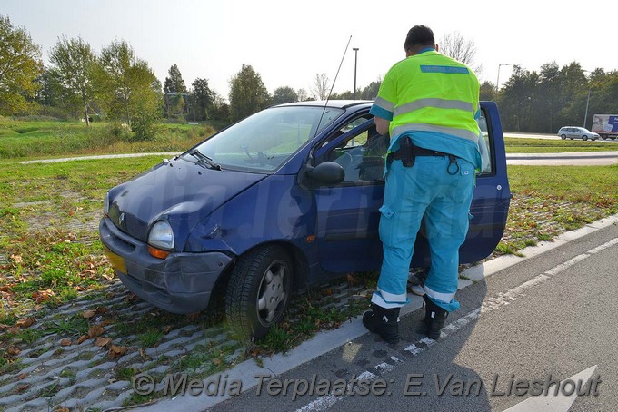 Media Terplaatsen ongeval auto op zijn dak Hdp 15102017 Image00005