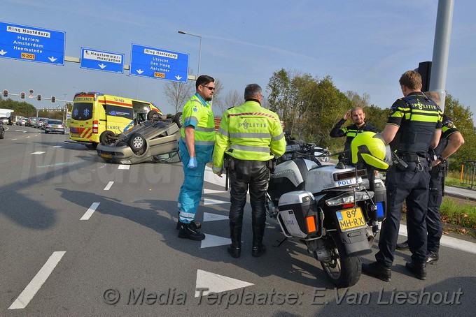 Media Terplaatsen ongeval auto op zijn dak Hdp 15102017 Image00008