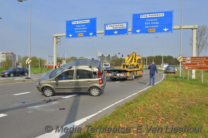 Media Terplaatsen ongeval auto op zijn dak Hdp 15102017 Image00014