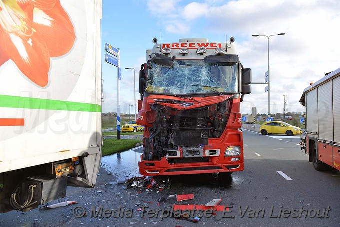 Media Terplaatsen ongeval n201 drie vrachtwagens 23102017 Image00004