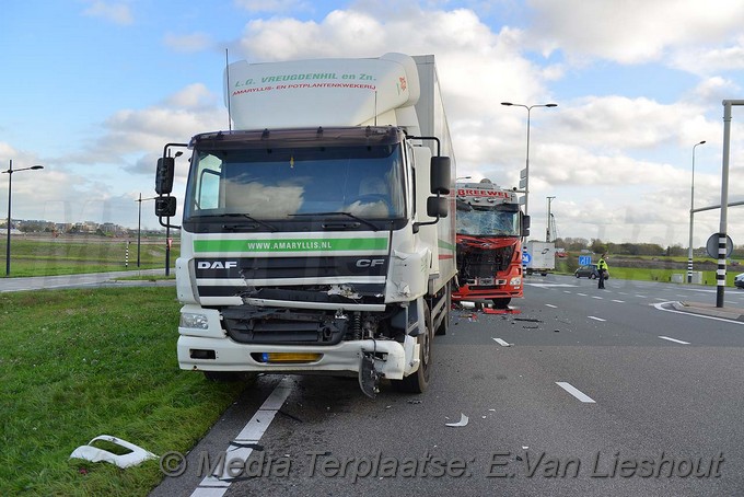 Media Terplaatsen ongeval n201 drie vrachtwagens 23102017 Image00007