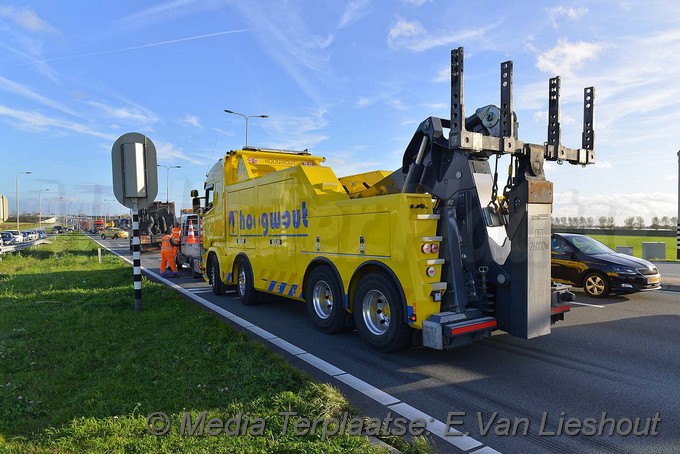 Media Terplaatsen ongeval n201 drie vrachtwagens 23102017 Image00013