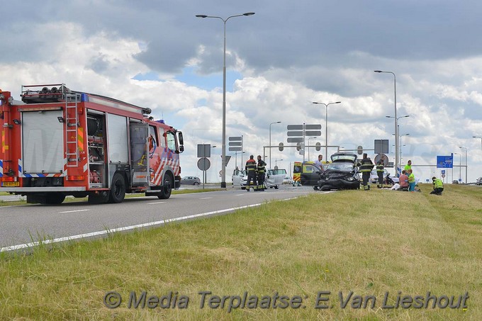 Mediaterplaatse ongeval N201 hoofddorp2 gewonden 05062017 Image00001