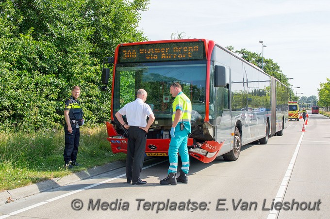 Mediaterplaatse ongeval auto bus hdp 20062017 Image00004
