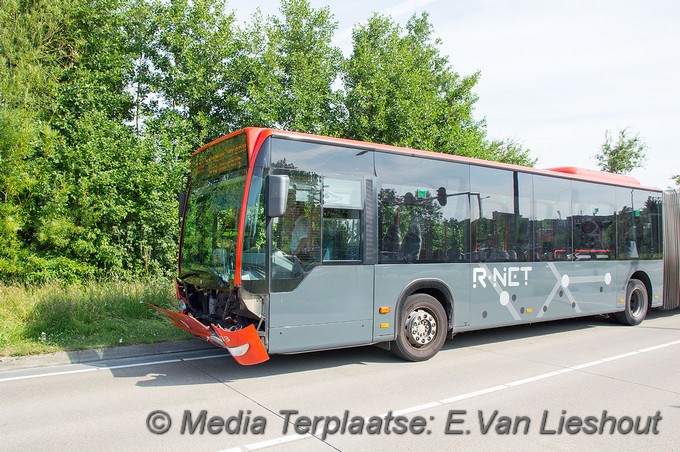 Mediaterplaatse ongeval auto bus hdp 20062017 Image00005