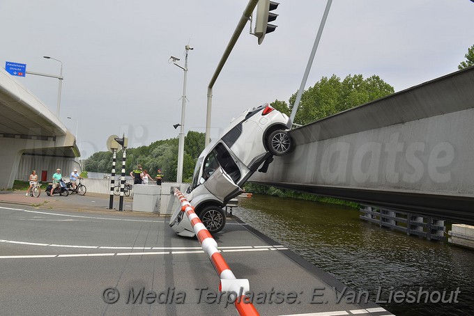 Mediaterplaatse brug open auto er nog op schiphol 22062017 Image00002