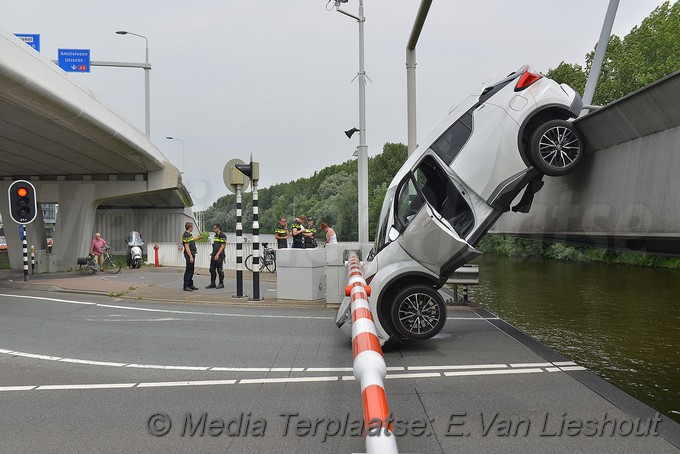 Mediaterplaatse brug open auto er nog op schiphol 22062017 Image00004