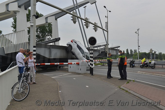 Mediaterplaatse brug open auto er nog op schiphol 22062017 Image00006