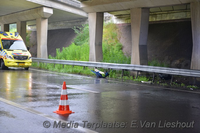 Mediaterplaatse ongeval 5 auto vijfhuizen 24062017 Image00003