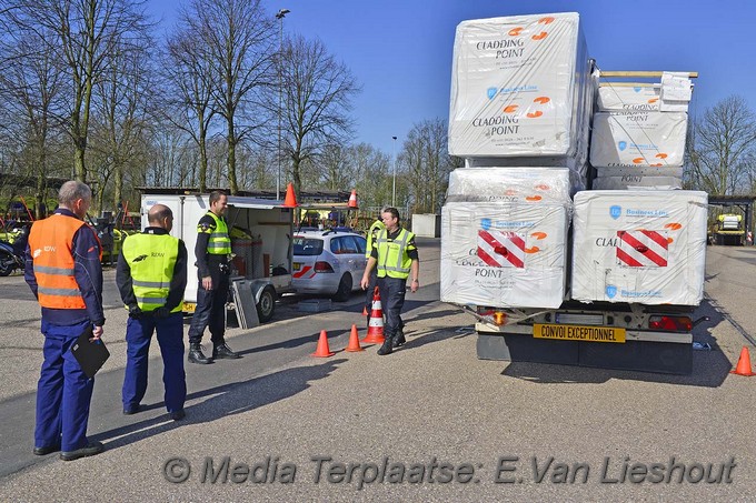 Mediaterplaatse grote vrachtwagen controle hoofddorp 16432017 Image00013