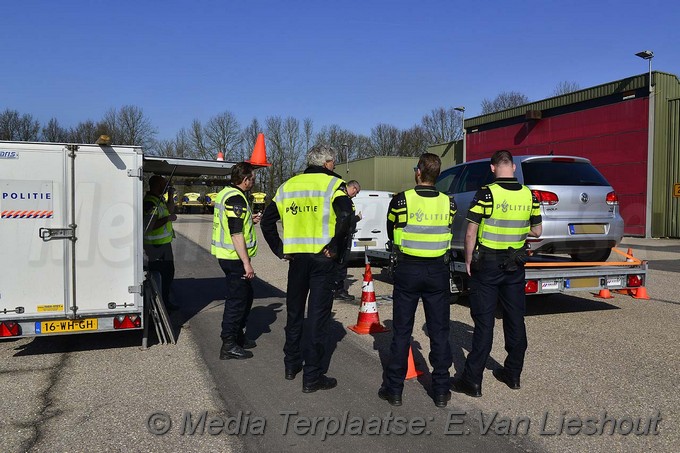 Mediaterplaatse grote vrachtwagen controle hoofddorp 16432017 Image00019