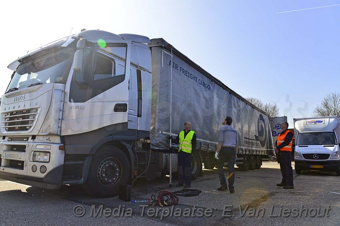 Mediaterplaatse grote vrachtwagen controle hoofddorp 16432017 Image00020