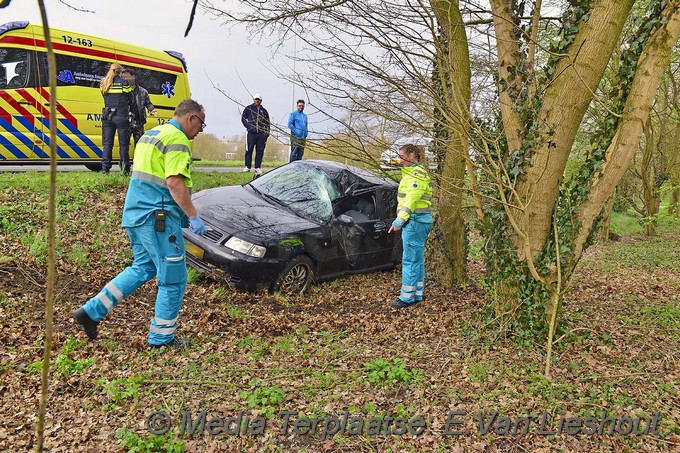 Mediaterplaatse ongeval leenderbos hoofddorp 19032017 Image00004