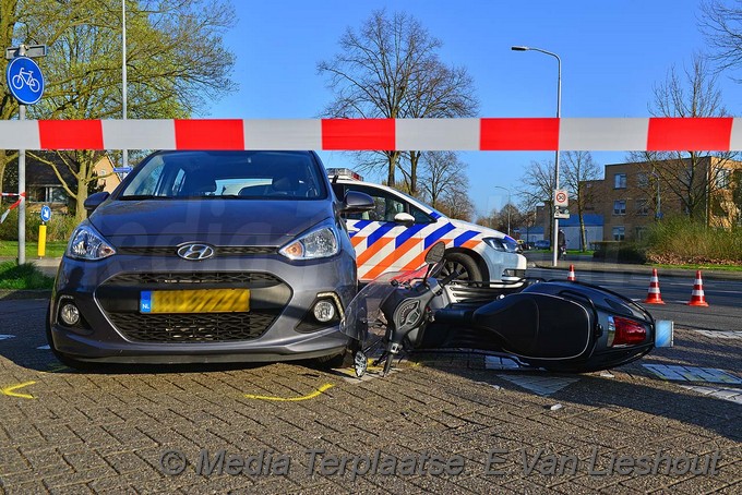 Mediaterplaatse weer ongeval auto scooter hoofddorp 03042017 Image00008