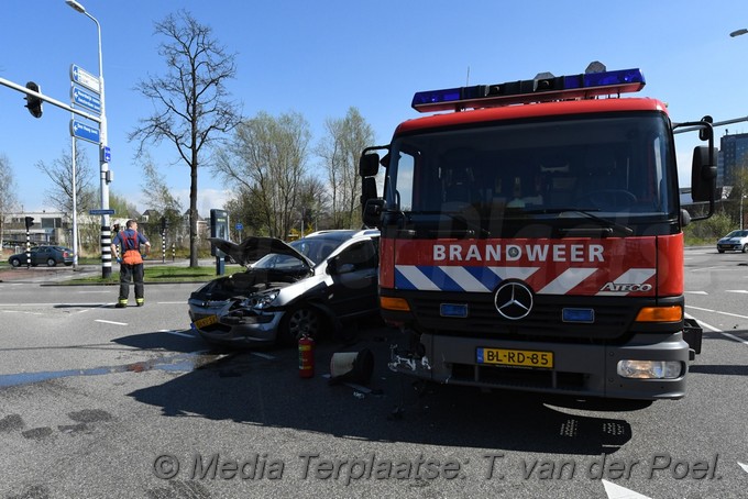 Mediaterplaatse ongeval met brandweer voertuig leiden 04042017 Image00001