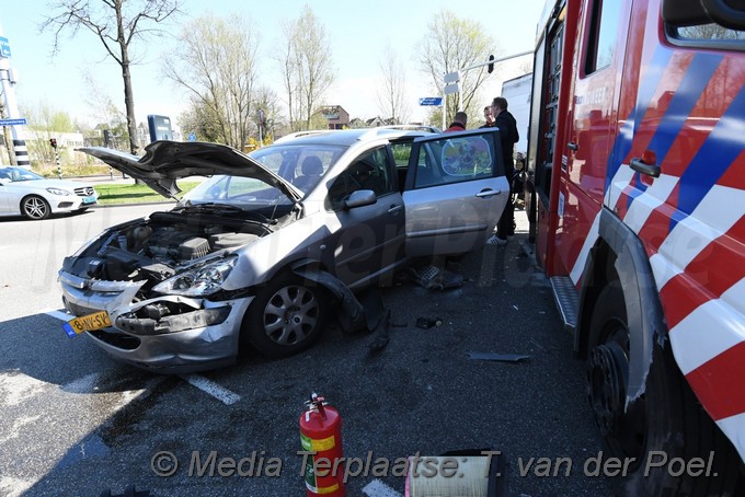 Mediaterplaatse ongeval met brandweer voertuig leiden 04042017 Image00003