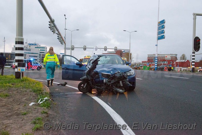 Mediaterplaatse ongeval n201 scooter auto hoofddorp 06042017 Image00003