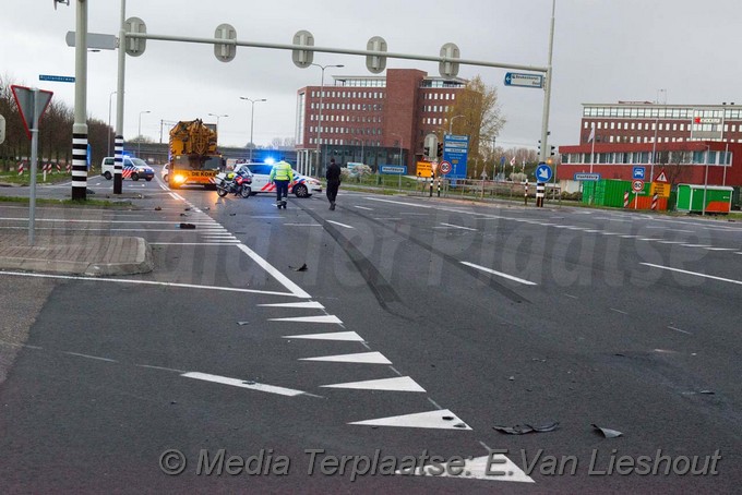 Mediaterplaatse ongeval n201 scooter auto hoofddorp 06042017 Image00010