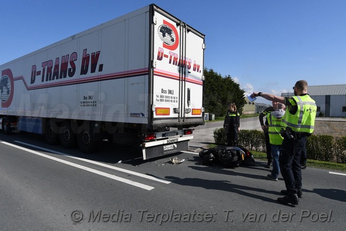 Mediaterplaatse ongeval scooter vrachtwagen voorhout 07042017 Image00001