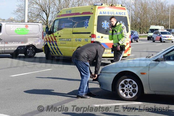 Mediaterplaatse ongeval auto met motor nvp 14042017 Image00006