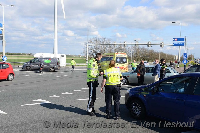 Mediaterplaatse ongeval auto met motor nvp 14042017 Image00007