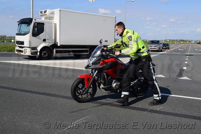 Mediaterplaatse ongeval auto met motor nvp 14042017 Image00012