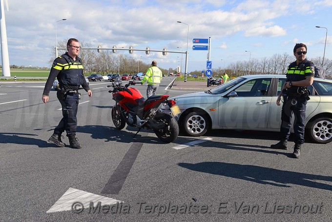 Mediaterplaatse ongeval auto met motor nvp 14042017 Image00014